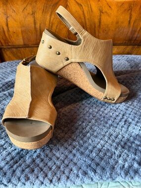 Corkys Boutique Tan Cork Wedge Platform Sandals Studded Size 10